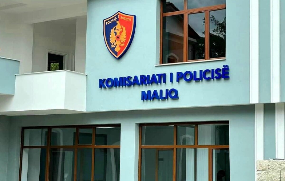 Maliq/ Aksidentoi këmbësoren dhe u largua nga vendi i ngjarjes, policia arreston një 24-vjeçar nga Pojani