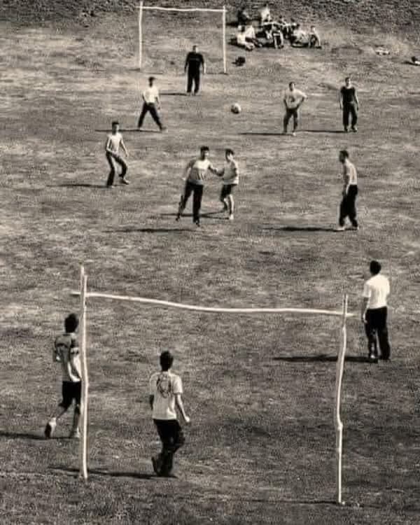 Nostalgji/20 rregullat e futbollit në kohën kur luhej në rrugë ..