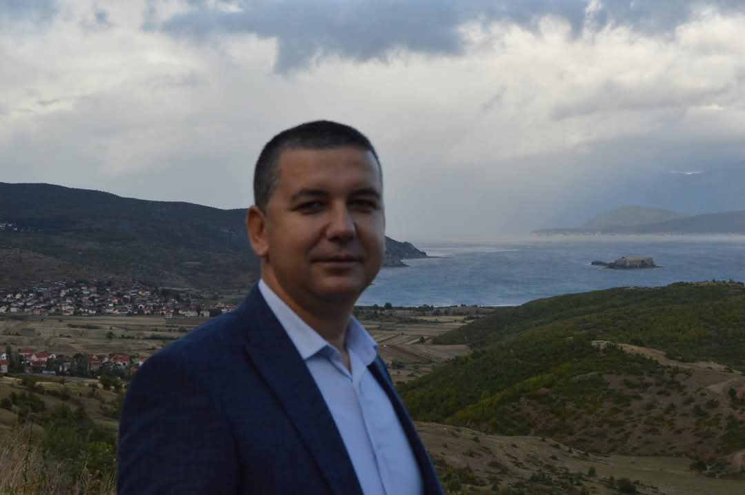 Vasil Steriofski/Të dashur bashkëkombës me origjinë nga Qarku i Korçës, kudo që ndodheni në botë,