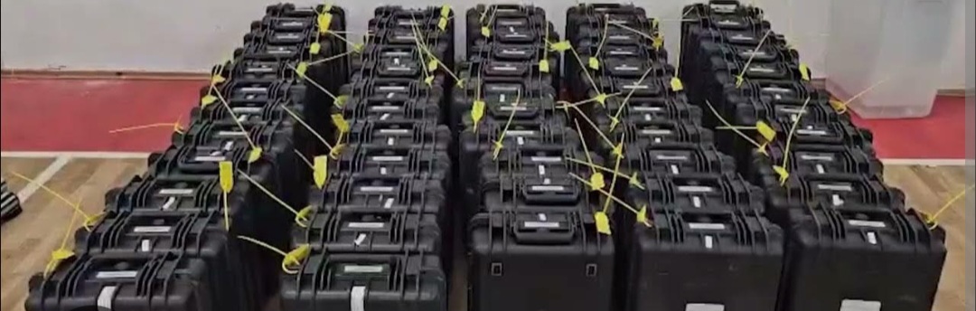 Për ruajtjen e 7 KZAZ-ve dhe 422 Qendrave të Votimit, Drejtoria Vendore e Policisë Korçë ka angazhuar gjithsej 439 punonjës policie.