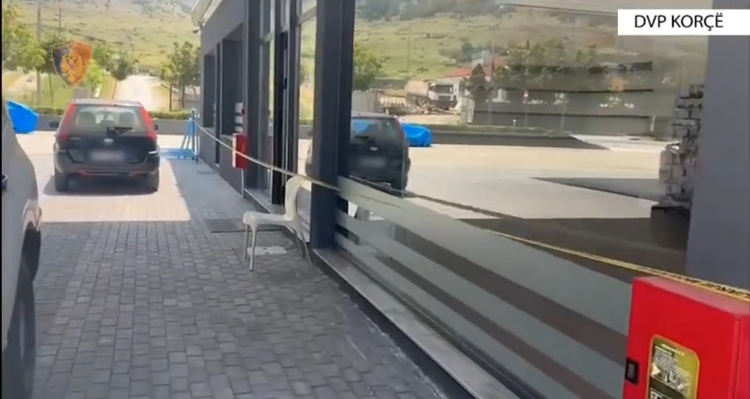 Zbulohet bazë e fshehtë e lojërave të fatit me makineta, arrestohen dy persona në Korçë dhe shpallet në kërkim një tjetër