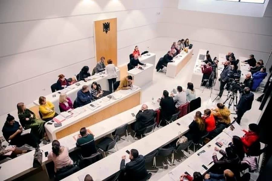 Ultimatumi i Ramës, nisin dorëheqjet e administratorëve në qarkun e Korçës!