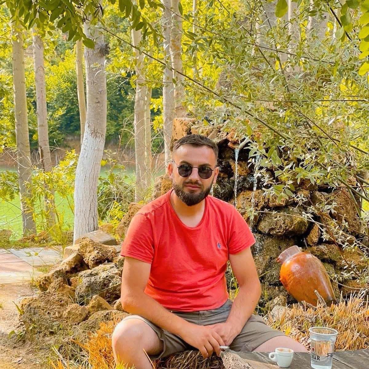 Elton Bardhin: Zëri kritik i Korçës feston sot Ditëlindjen ..