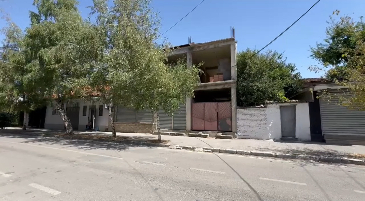 Gjendet i pajetë në Korçë 60-vjeçari, dyshohet të ketë ndërruar jetë prej muajsh