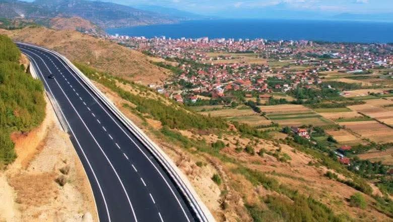 Aksi Qukës–Qafë Plloçë hapet sot, rruga lidh zonën e juglindjes dhe nxit turizmin