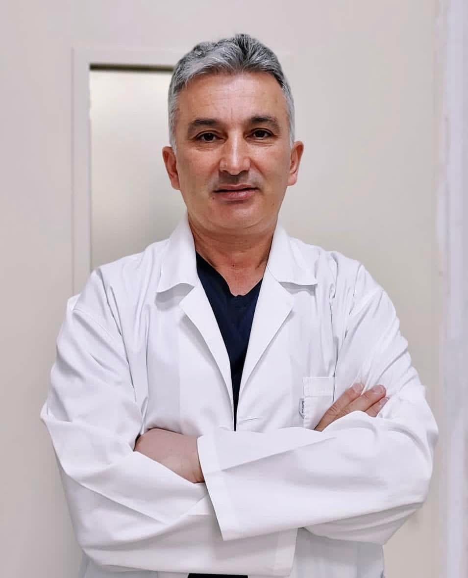 Dr. Dritan Çela – Mjeku që i ka dhënë siguri dhe jetë mijëra pacientëve