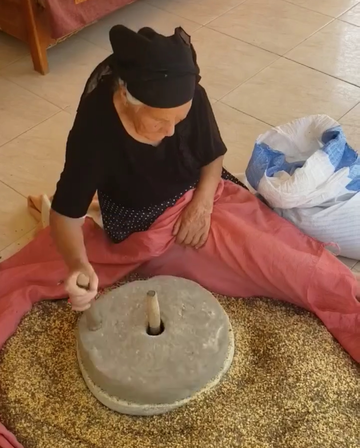 Blutarja tradicionale e grurit