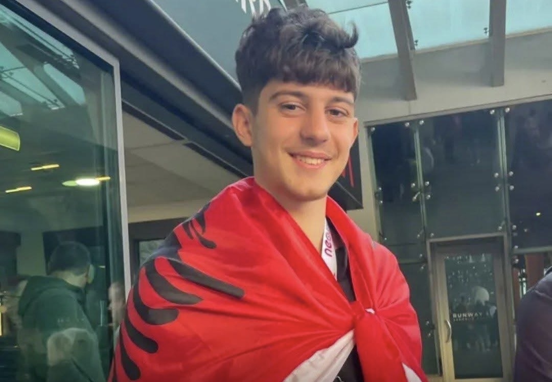 I riu nga Cërriku shkëlqen në SHBA, fiton Medalje Ari në Matematikë I riu nga Cërriku shkëlqen në SHBA, fiton Medalje Ari në Matematikë