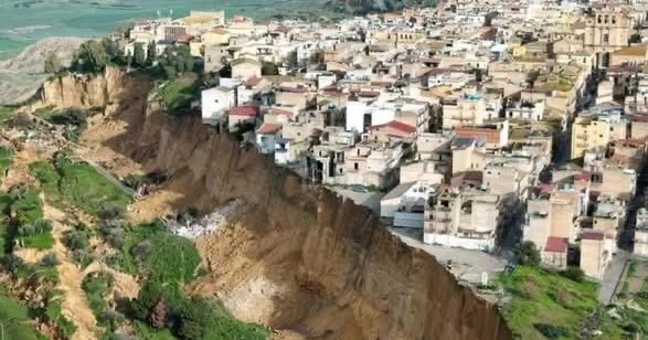 Alarm në Siçili – një qytezë e tërë në rrezik Alarm në Siçili – një qytezë e tërë në rrezik