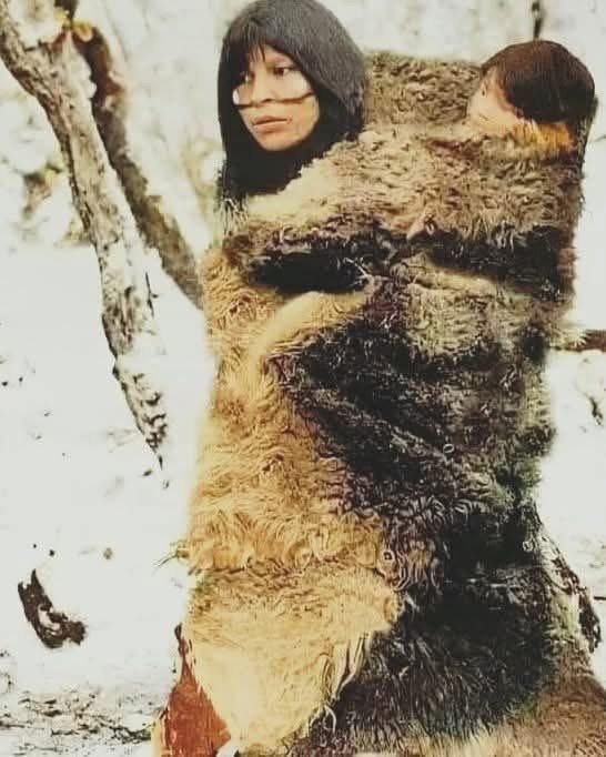 Një fotografi që rrëfen historinë e mbijetesës së popullit Selk’nam