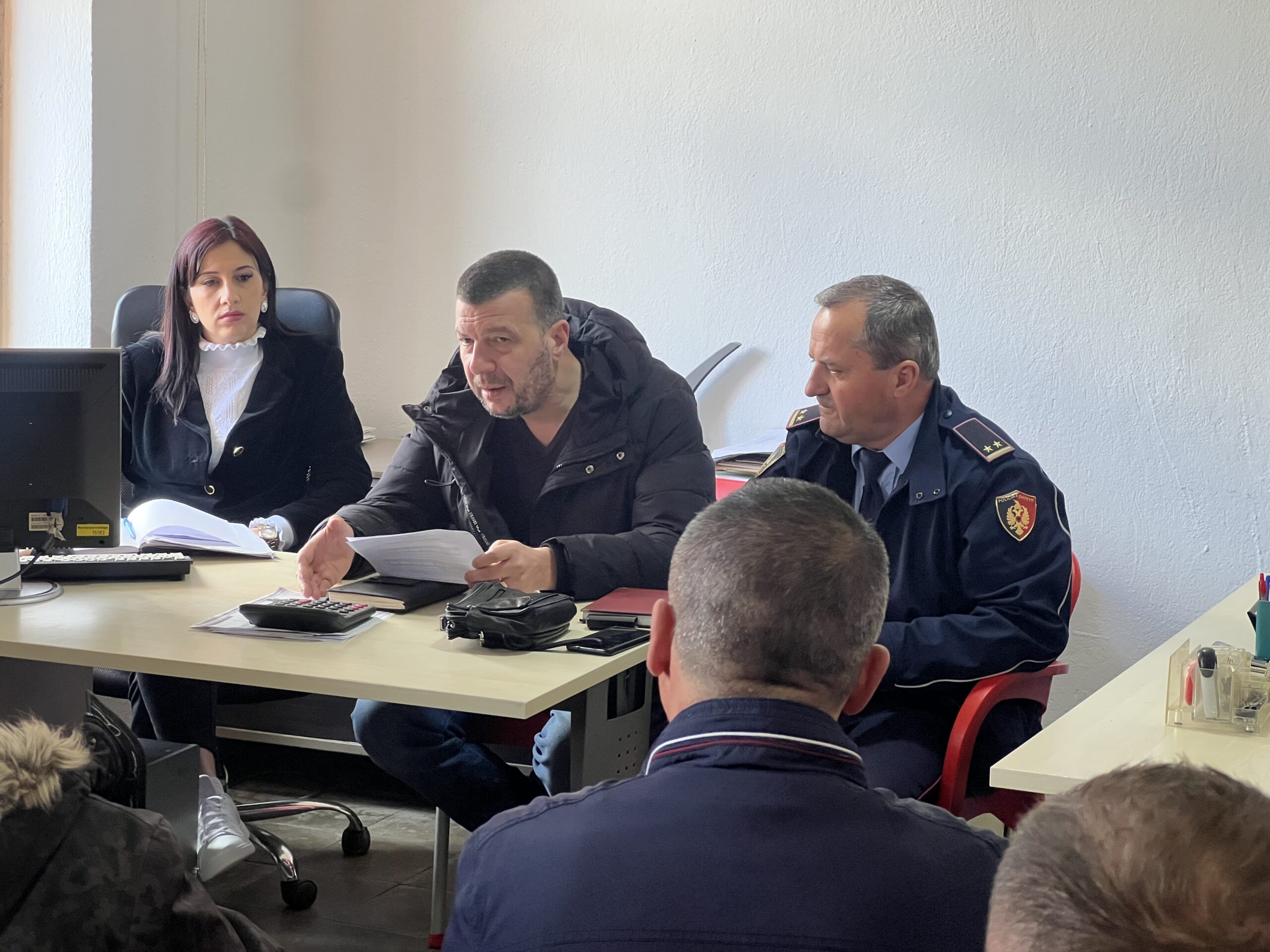 Takim në Libonik për luftën kundër narkotikëve, policia kërkon bashkëpunim me komunitetin Takim në Libonik për luftën kundër narkotikëve, policia kërkon bashkëpunim me komunitetin