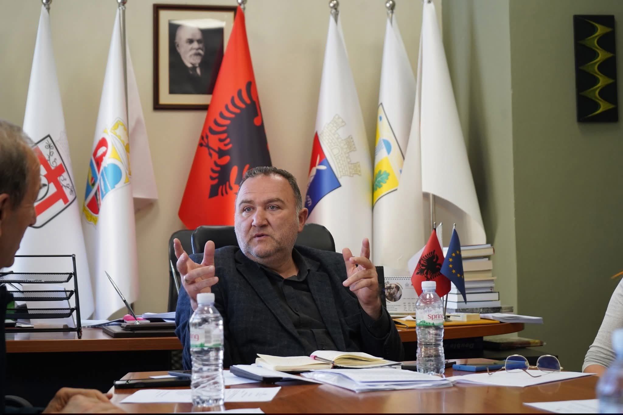 Transport elektrik për qytetarët, Këshilli i Qarkut Korçë shqyrton projektin pilot për bashkitë Korçë, Devoll dhe Maliq