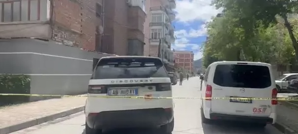 Alarm në Korçë/ Pako e dyshimtë në një automjet, rezulton të jetë aparat GPS